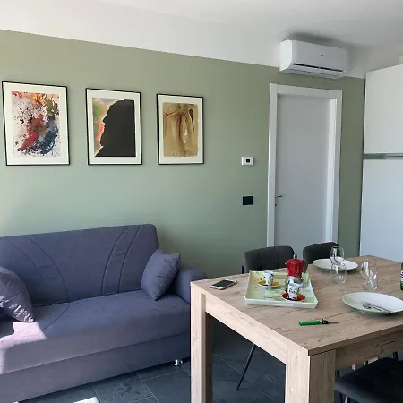Hébergement de vacances Casa Verde, Dongo, Di *