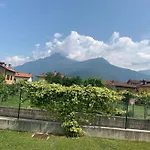 Casa Verde, Dongo, Di * Dongo