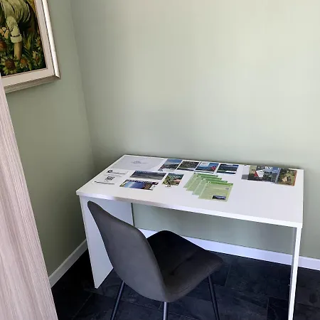 Casa Verde, Dongo, Di Dongo