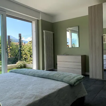 Casa Verde, Dongo, Di *