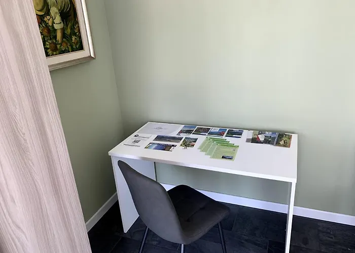 Casa Verde, Dongo, Di Dongo