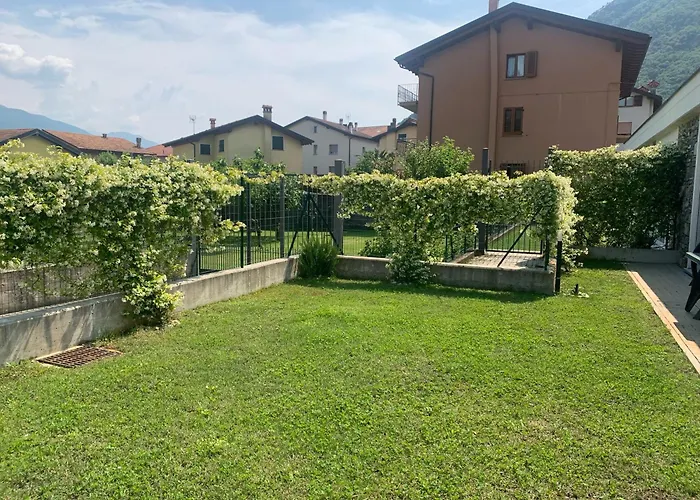 Casa Verde, Dongo, Di Ferienhaus