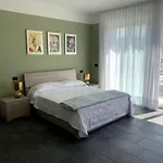 Casa Verde, Dongo, Di Dongo