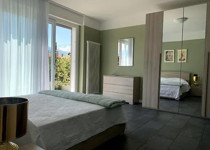 Casa Verde, Dongo, Di Σπίτι διακοπών