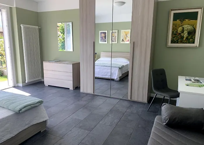 Casa Verde, Dongo, Di Σπίτι διακοπών